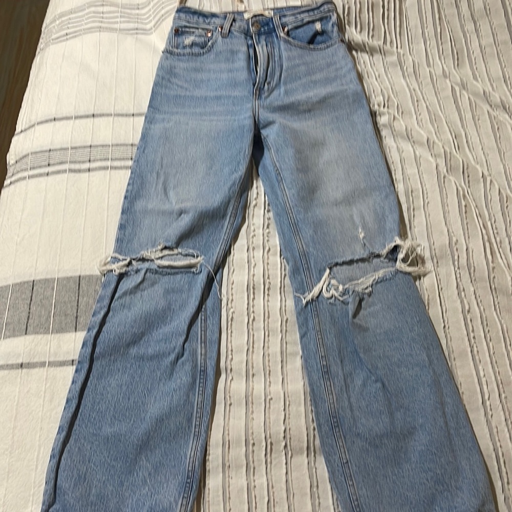 Abercrombie and Fitch wide leg Jean 26/2